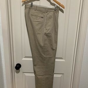 Polo Chino classic pleated front